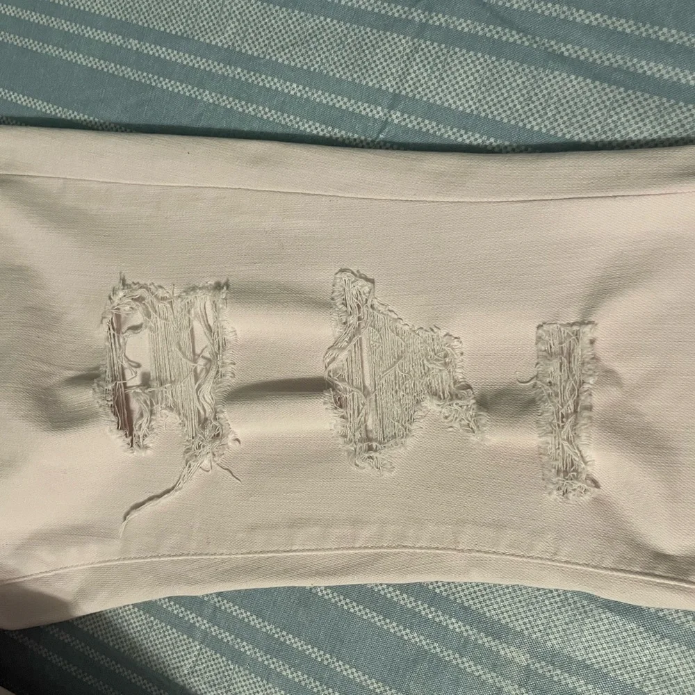 Women's Distressed Pink Jeans - Picture 8 of 9